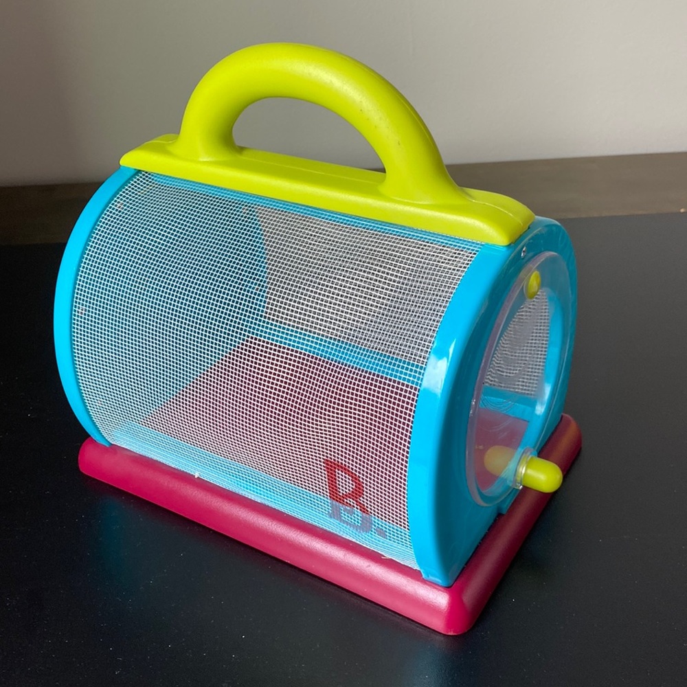 B. toys - Bug Bungalow,Observation Skills